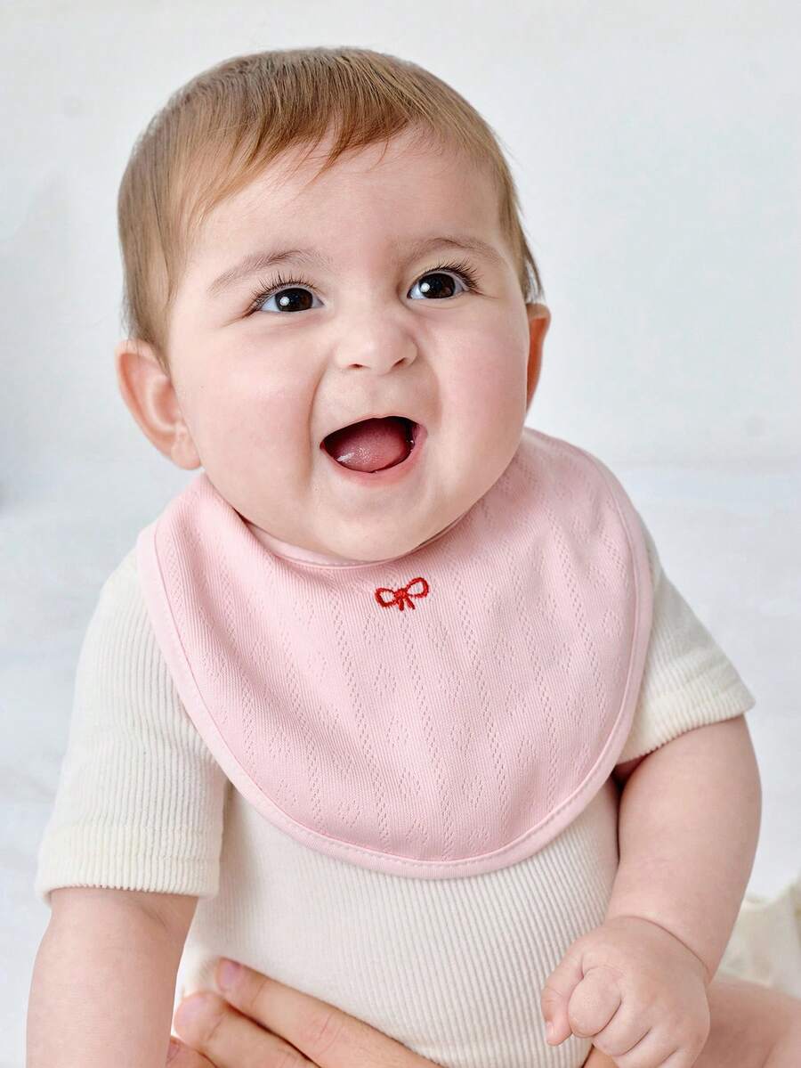 Kit com 4 Babadores de Tecido para Bebê · Morango e arco-íris 