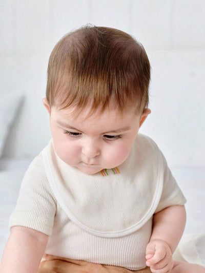 Kit com 4 Babadores de Tecido para Bebê · Morango e arco-íris 