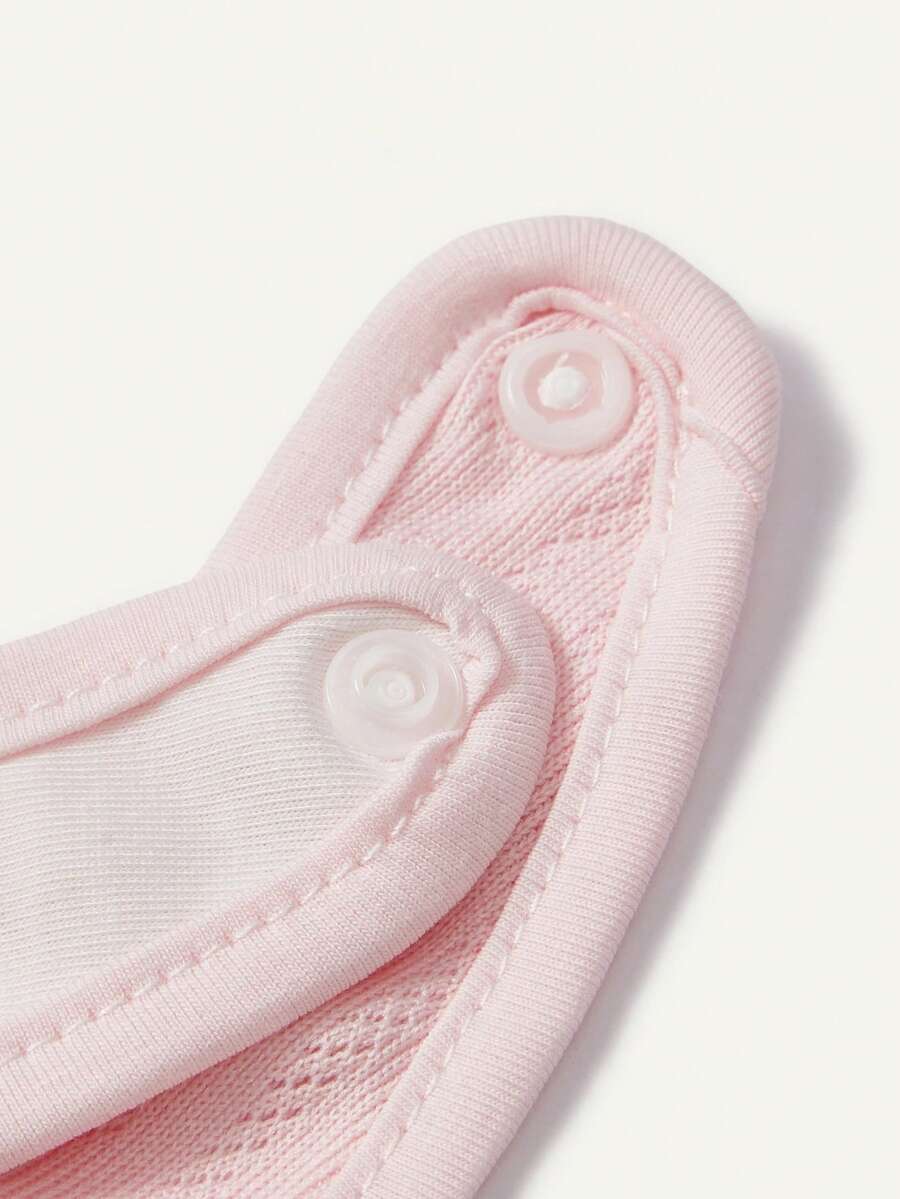 Kit com 4 Babadores de Tecido para Bebê · Morango e arco-íris 