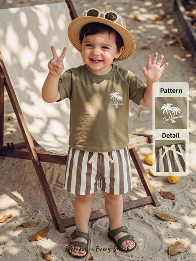Conjunto com camiseta de palmeiras e shorts listrado · Verde militar 