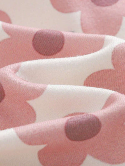 Kit de Pijama para Bebê com 6 Peças · Flores e corações 