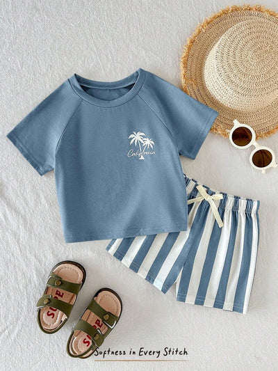 Conjunto com camiseta de palmeiras e shorts listrado · Azul e branco 