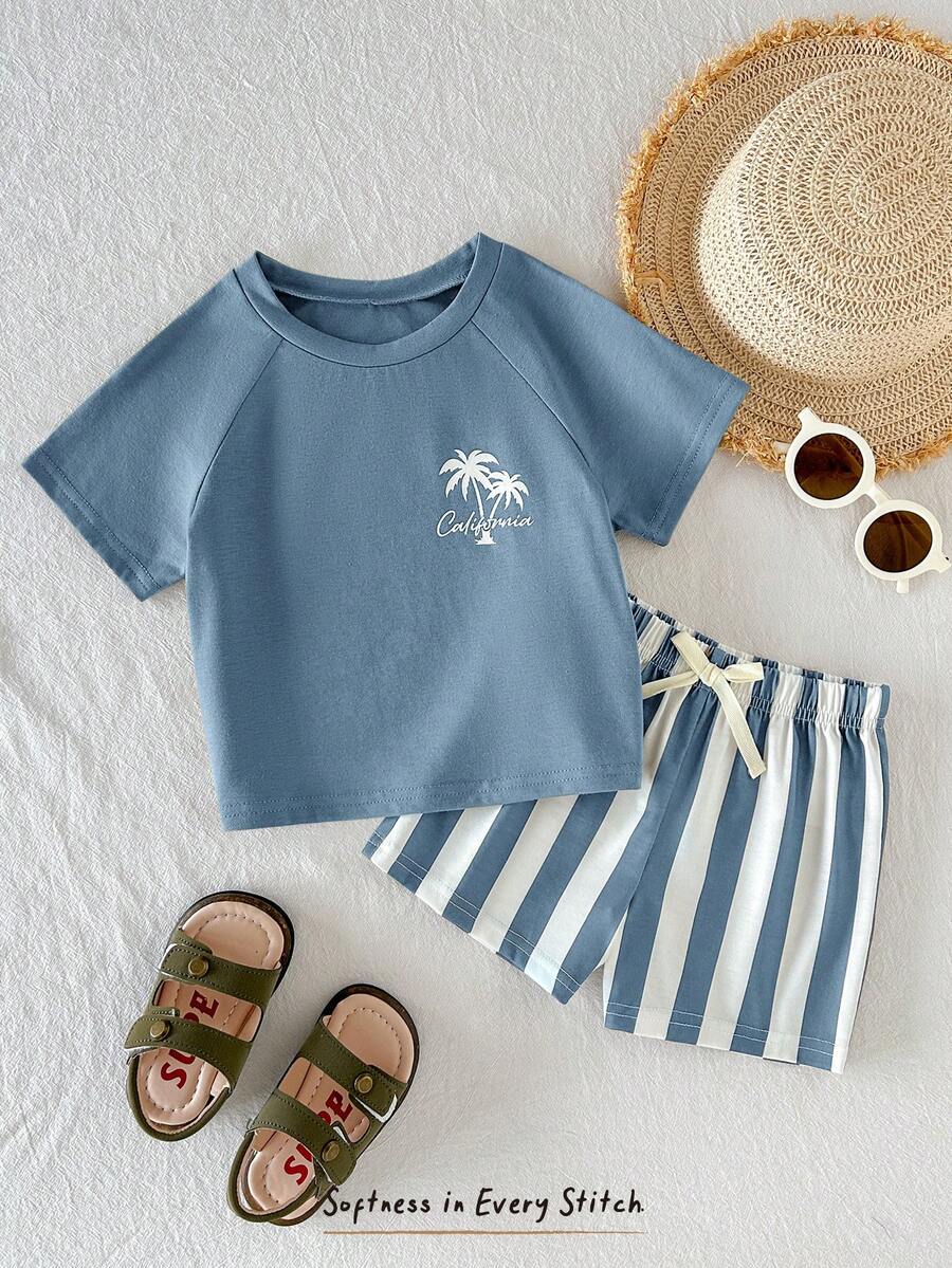 Conjunto com camiseta de palmeiras e shorts listrado · Azul e branco 