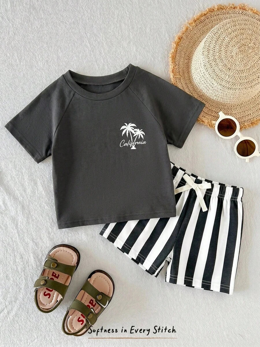 Conjunto com camiseta de palmeiras e shorts listrado · Preto e branco 