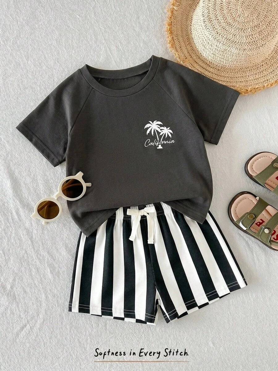 Conjunto com camiseta de palmeiras e shorts listrado · Preto e branco 